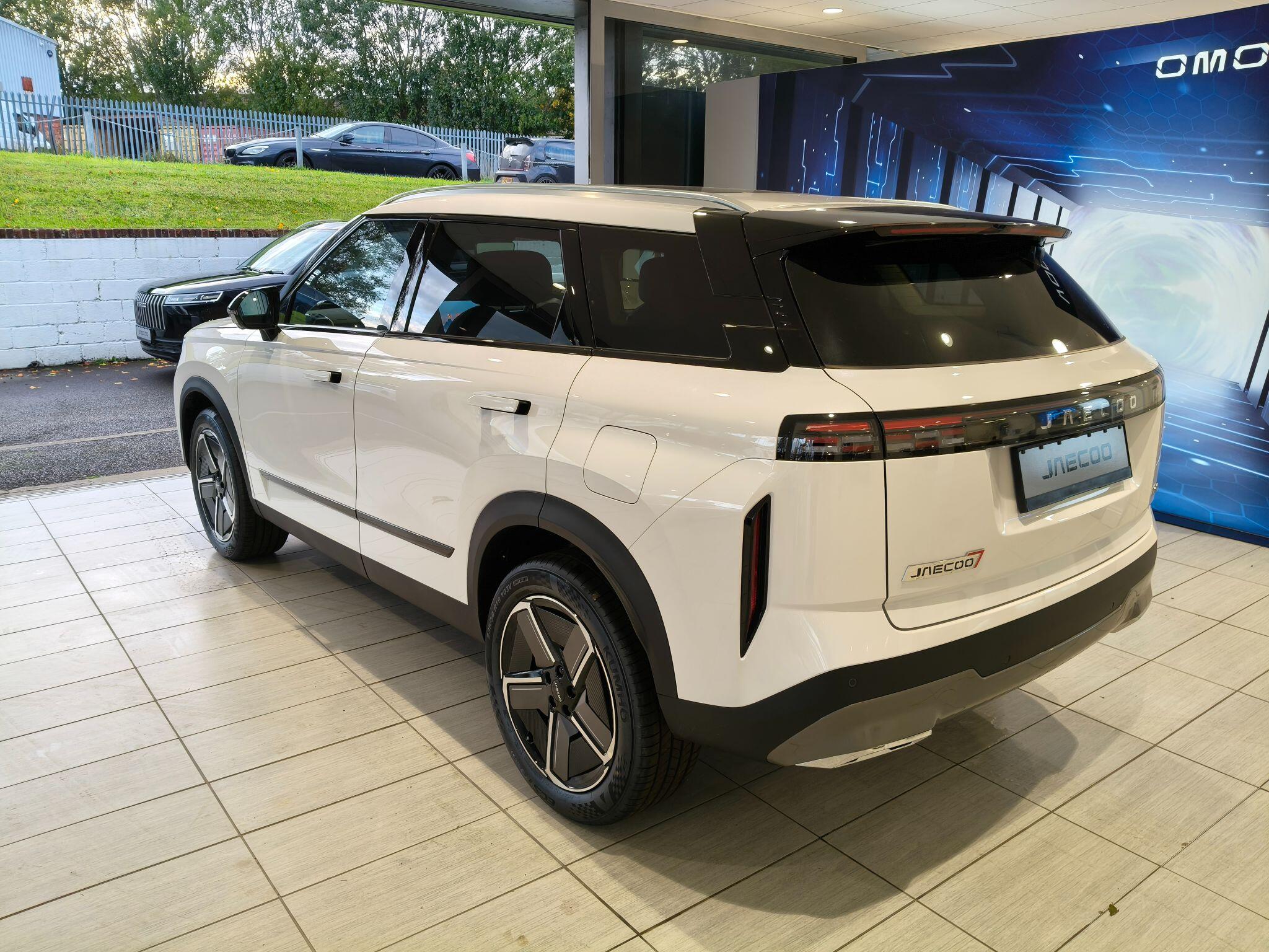 Large vehicle image